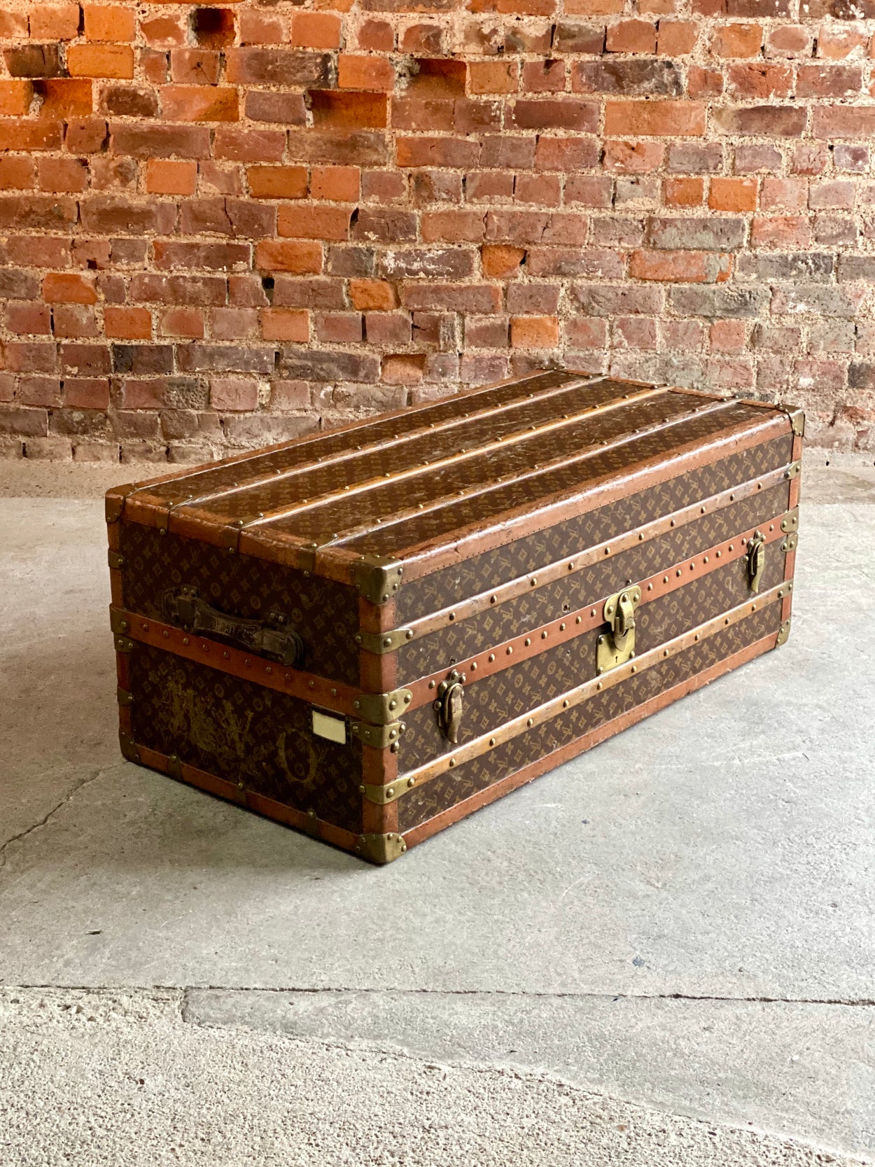 Wardrobe Louis Vuitton Trunk For Sale at 1stDibs  louis vuitton closet, louis  vuitton wardrobe trunk, antique louis vuitton trunk value